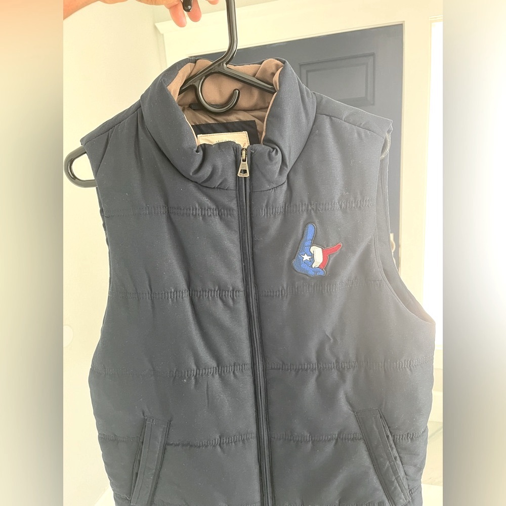Vest - Picture 4 of 8